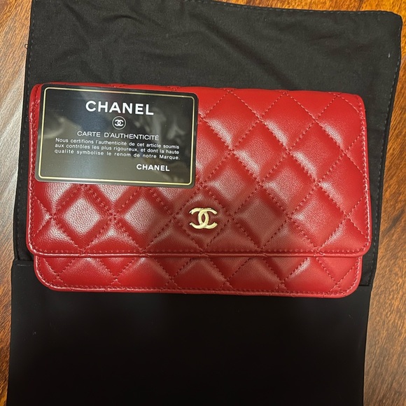 Chanel Woc Lambskin GHW Red - Picture 4 of 4